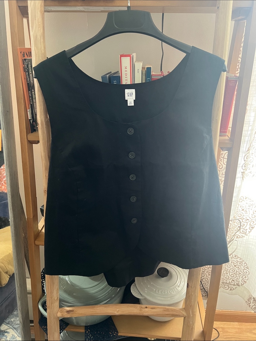 GAP Black Sleeveless Button-Front Blouse